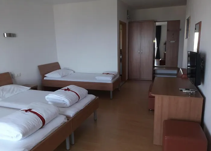 Hotel Lukas 3*
