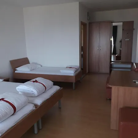 Hotel Lukas 3*